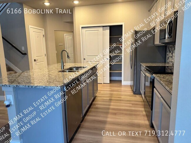 Building Photo - 6166 Bobolink Trl