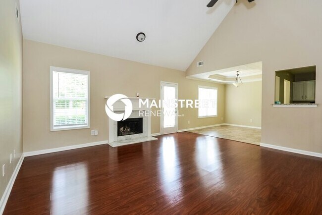 Building Photo - 4 Bedroom Pet-Friendly Home in Covington, GA with Main Street Renewal