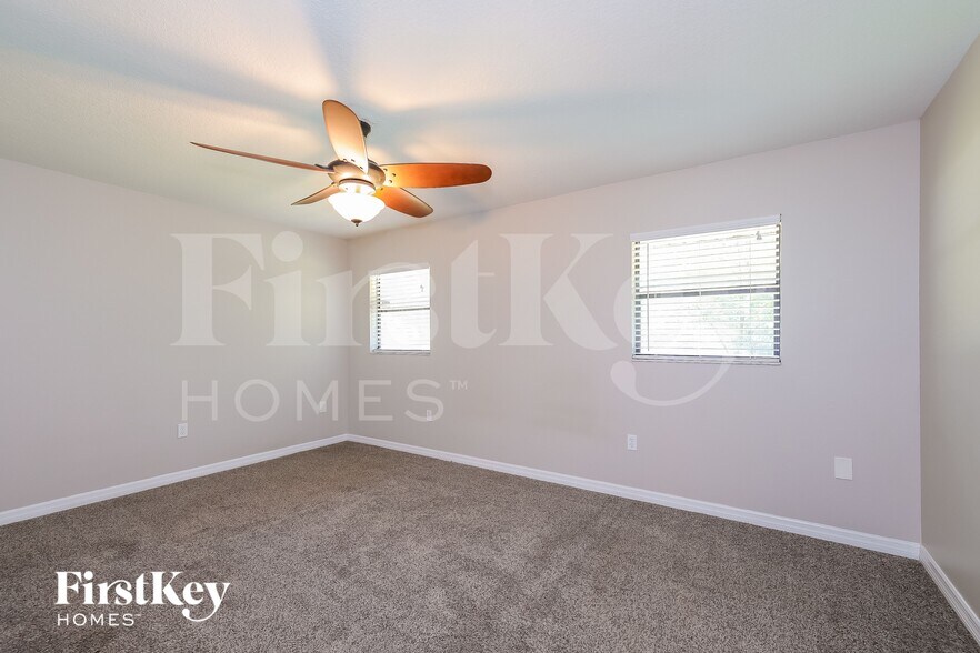 Building Photo - 5305 Lisa Ave