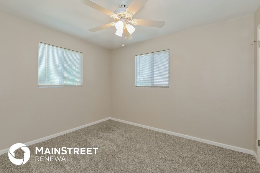 Building Photo - 6131 E 25th St