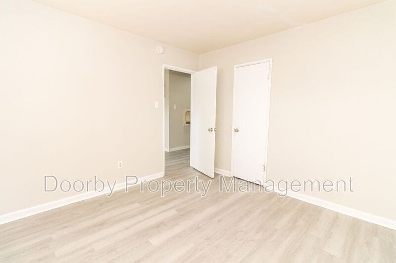 Building Photo - 45 Scruggs St