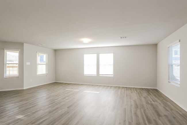 Building Photo - 8638 Doris Oaks Cir