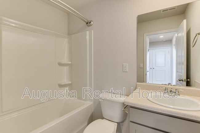 Building Photo - 818 Quaint Parish Cir