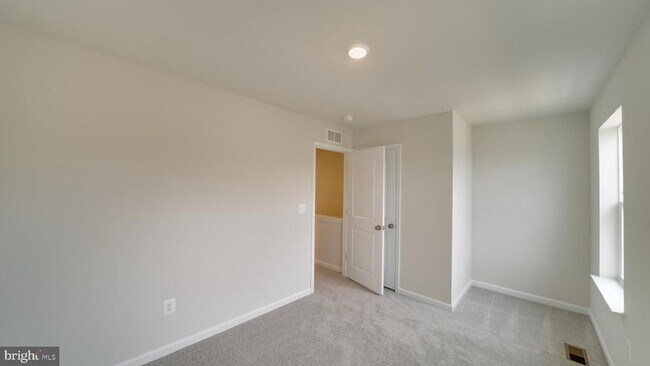 Building Photo - 298 Watercourse Dr