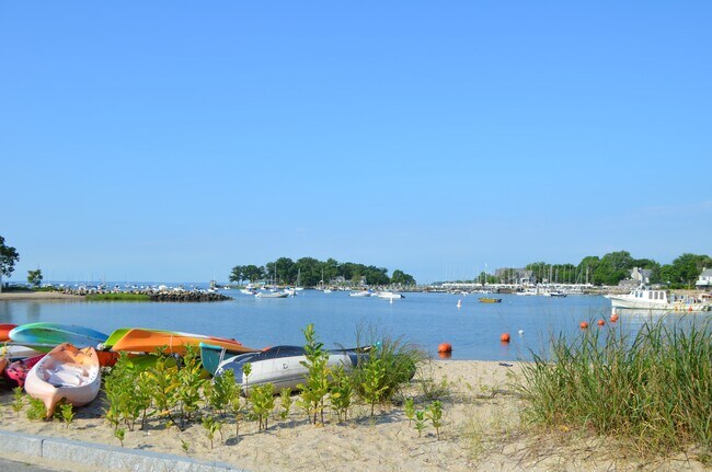 Building Photo - 88 5 Mile River Rd