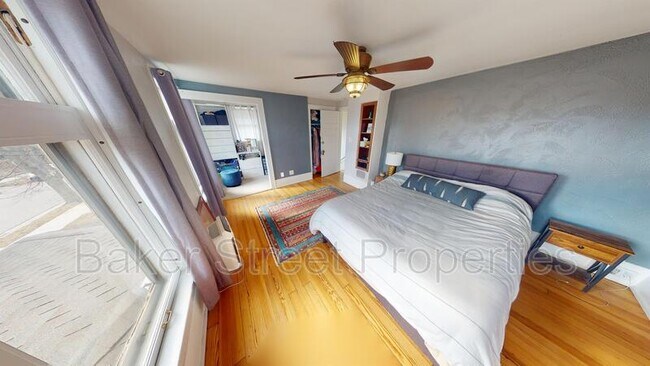 Building Photo - 809 Sycamore Pl
