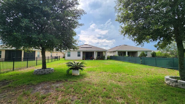 Building Photo - FOR RENT!!! SIMPLY STUNNING  3 BEDROOM 2 B...