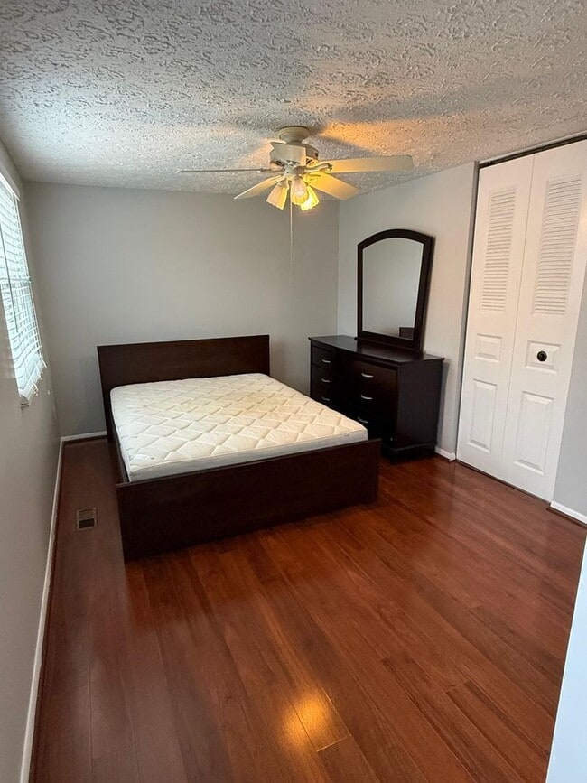 Building Photo - 8302 White Star Ct