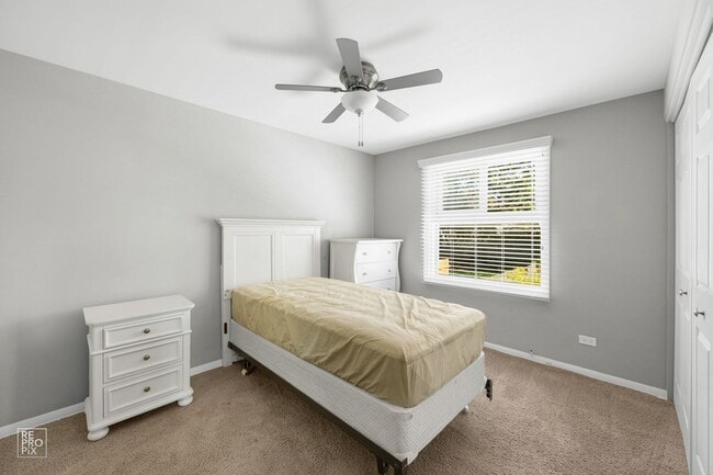 Building Photo - Elmhurst Three Bedroom Home with Fenced Yard and Detached Garage