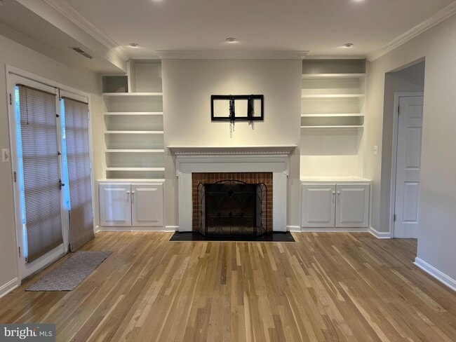 Building Photo - 6683 McLean Dr