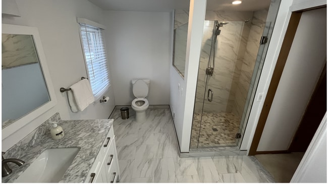 master bath - second floor - 5835 Pinecroft Dr