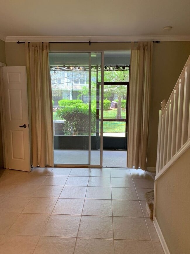 Building Photo - Luxury Townhome for Rent in Gated Dunwoody...