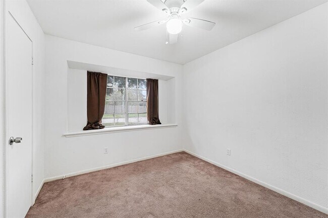 Building Photo - 21518 Greenham Dr