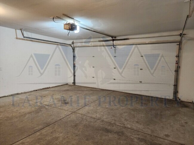 Building Photo - 1256 N 6th St