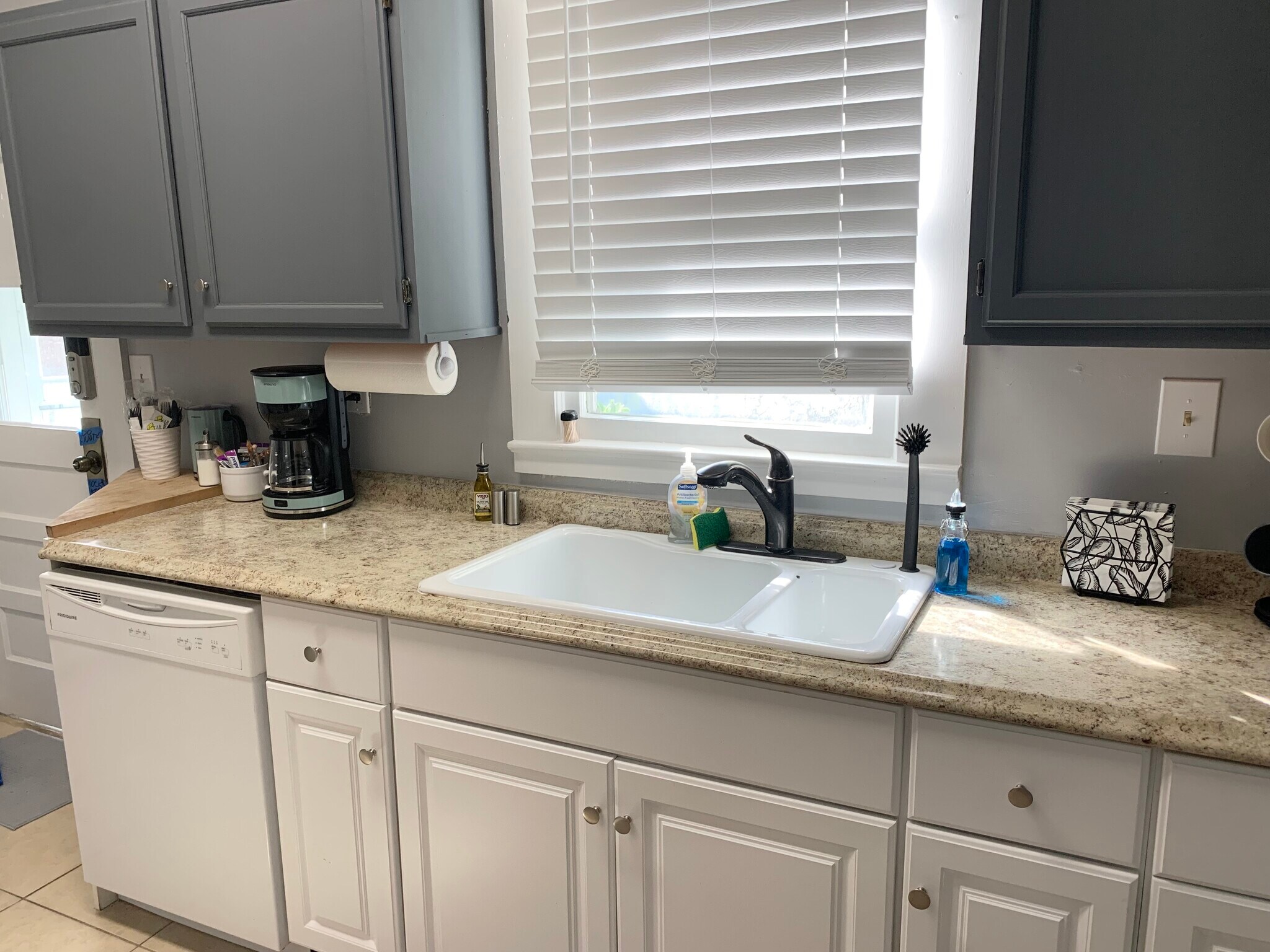 Building Photo - 1039 Riviera St