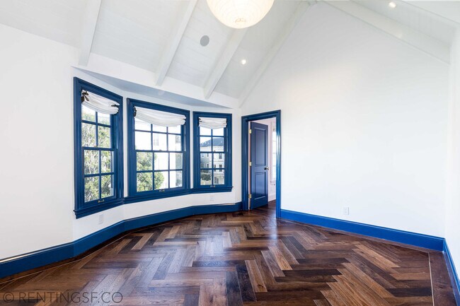 Building Photo - 2209 Steiner St