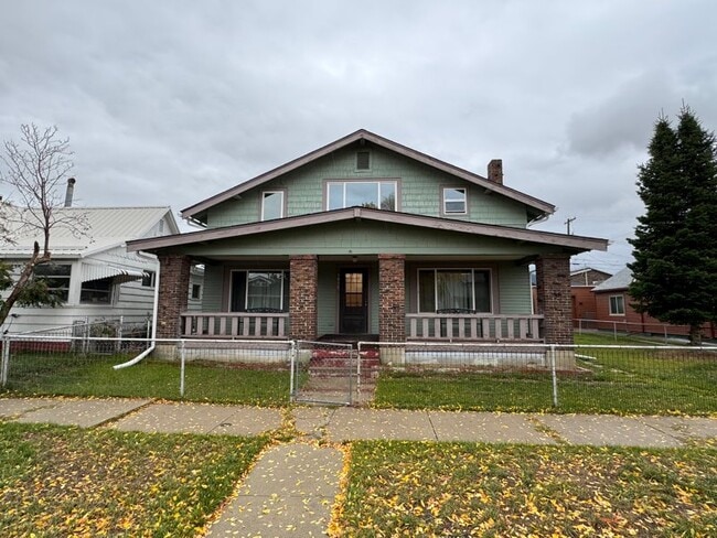 Building Photo - 1838 Phillips Ave