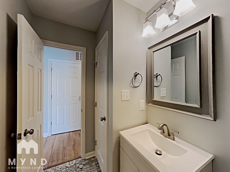 Building Photo - 1012 Tellis Dr