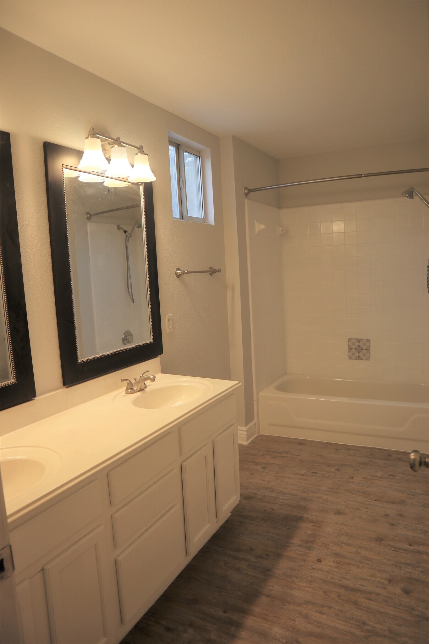 Master Bathroom - 1105 sorrel ct