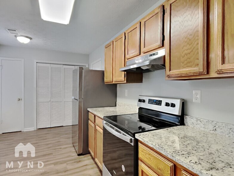 Building Photo - 5995 Homestead Cir