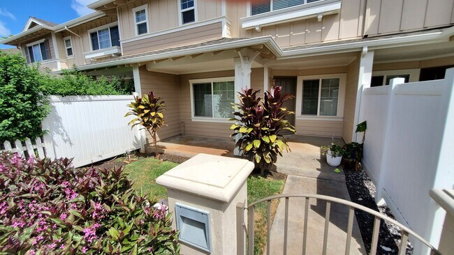 Building Photo - Spinnaker Townhomes at Ocean Pointe