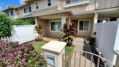 Building Photo - Spinnaker Townhomes at Ocean Pointe