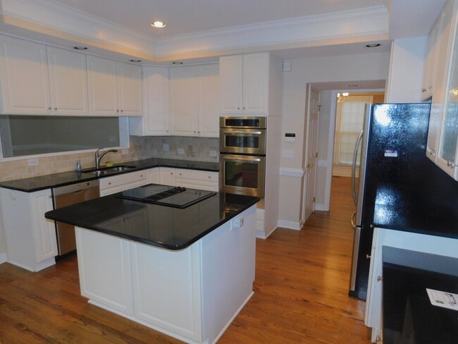 Building Photo - Beautiful 4br, 2.5 ba home in Lochmere!  Avail Aug 14, 2026!