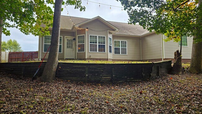 Building Photo - 3 BR 2 BA in Swansboro