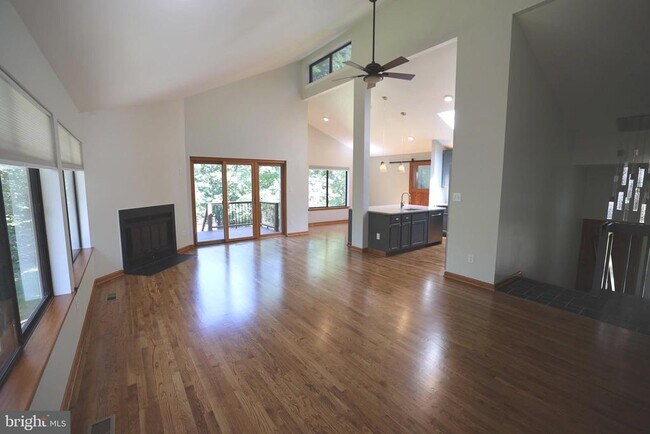 Building Photo - 39368 Longhill Ln