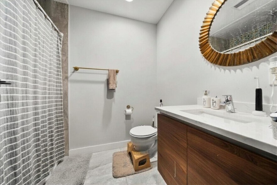 Building Photo - 39 Lexington St