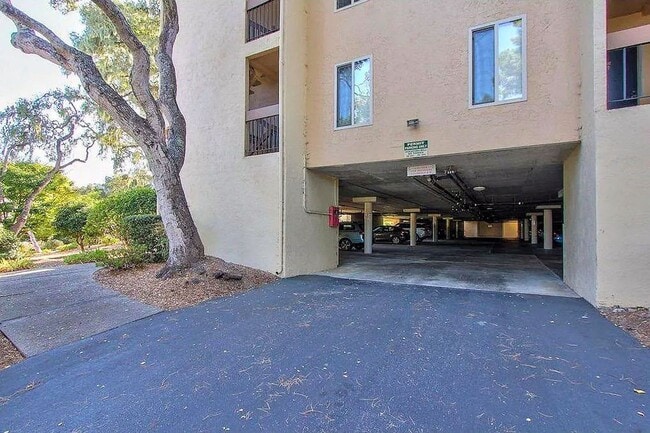 Building Photo - 1206 Golden Oaks Ln