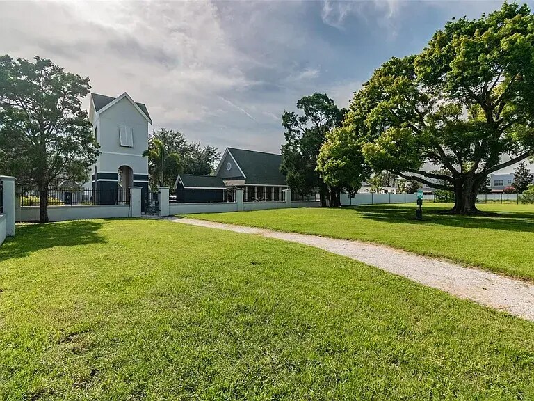 Building Photo - 4729 Legacy Park Dr