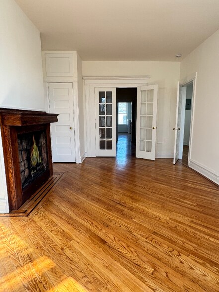 Building Photo - 537 73rd St