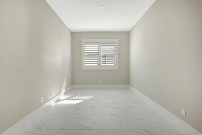 Building Photo - 11953 SW Vano Wy