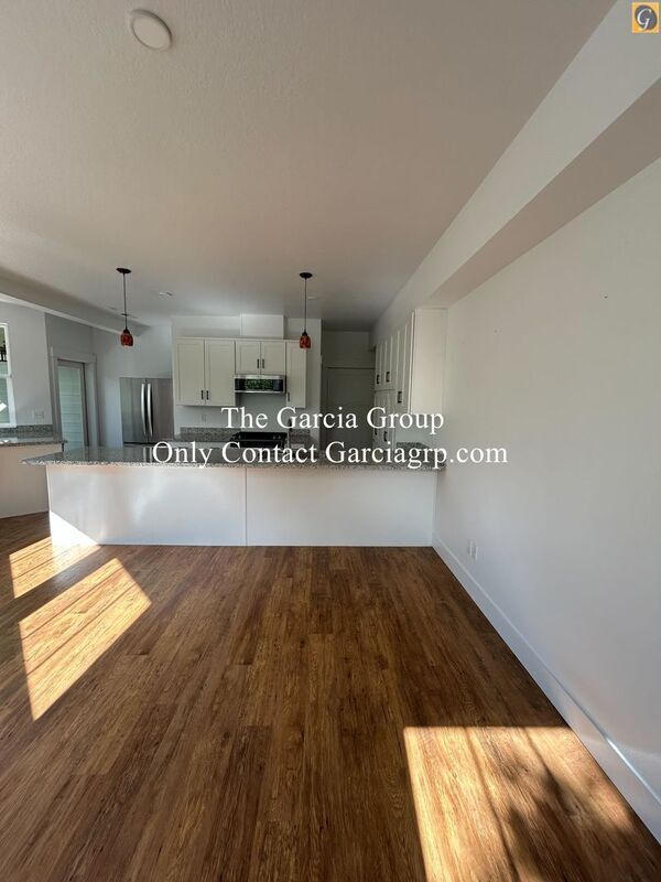 Building Photo - 8782 SE Flavel St