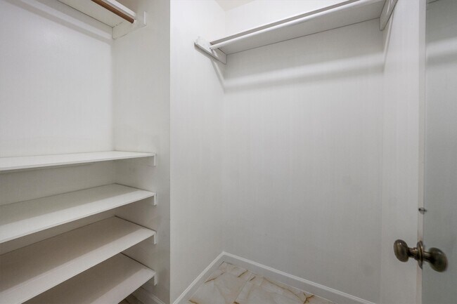 Building Photo - 3203 Golden Willow Dr