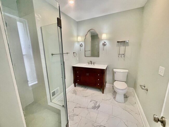 Building Photo - 4 bed 3.5 Bath- Sewickley