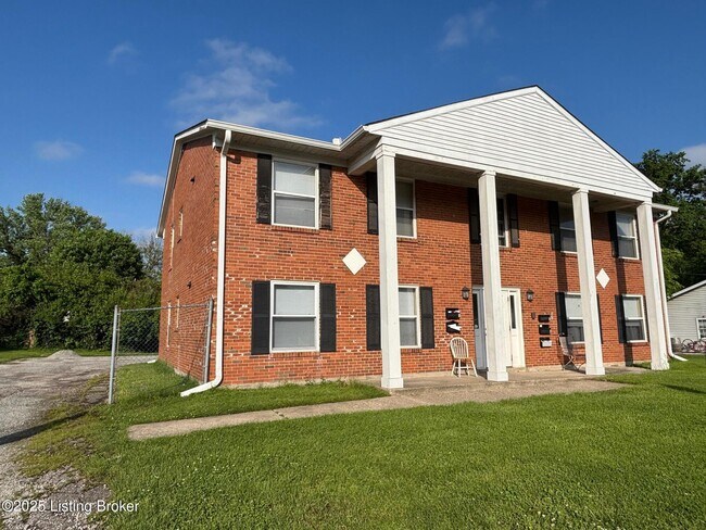 Primary Photo - 901 Colonial Park Dr