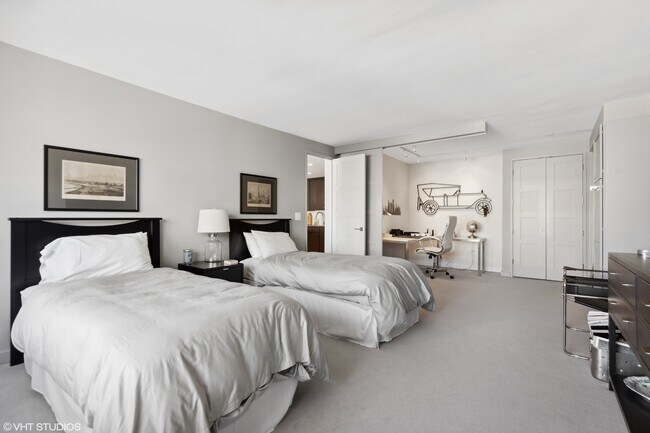 Building Photo - 535 N Michigan Ave