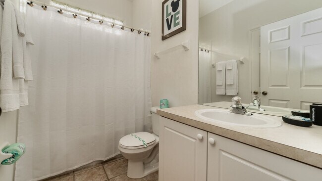 Building Photo - 8150 Fan Palm Way