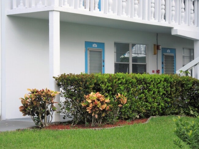 Building Photo - 281 Tilford N