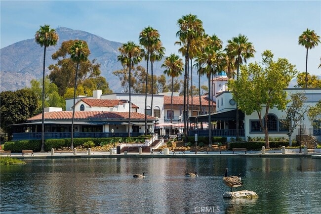 Building Photo - 225 Montana Del Lago Dr