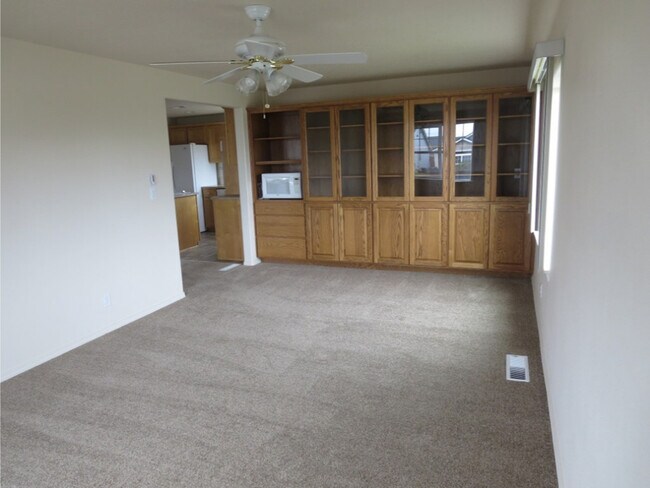 Building Photo - 63162 de Haviland St