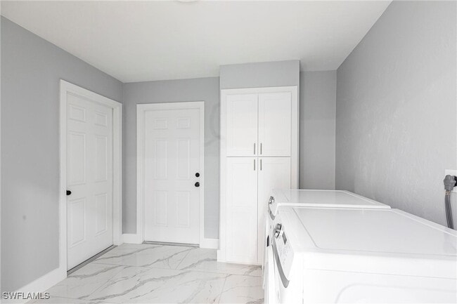Building Photo - 242 Ground Dove Cir SE