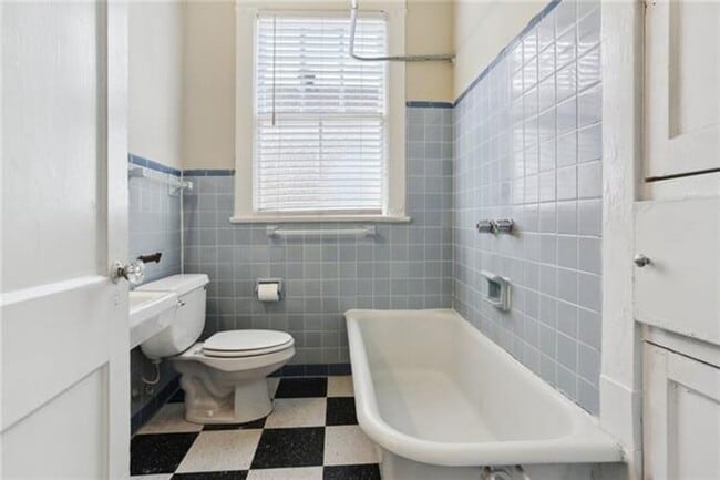 Building Photo - fst2315