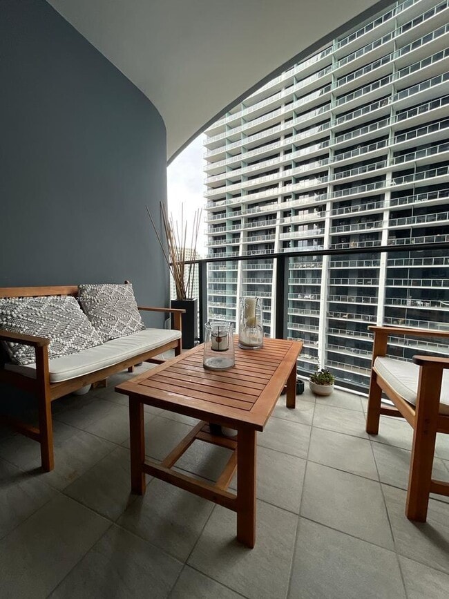 Building Photo - 1000 Brickell Plaza