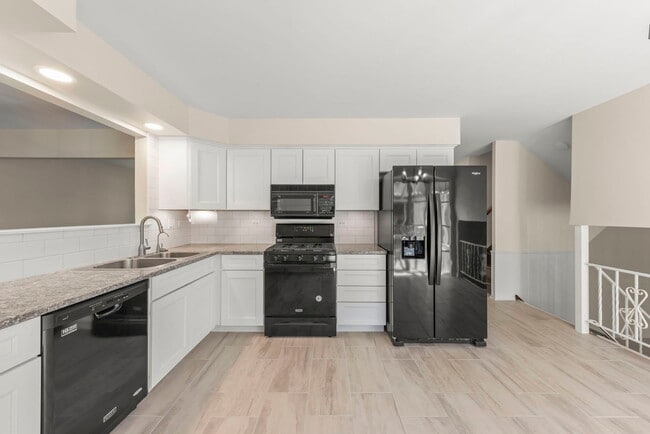 Building Photo - 345 Green Valley Dr