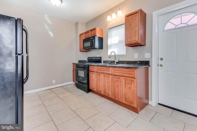 Primary Photo - 104 Evesham Ave W