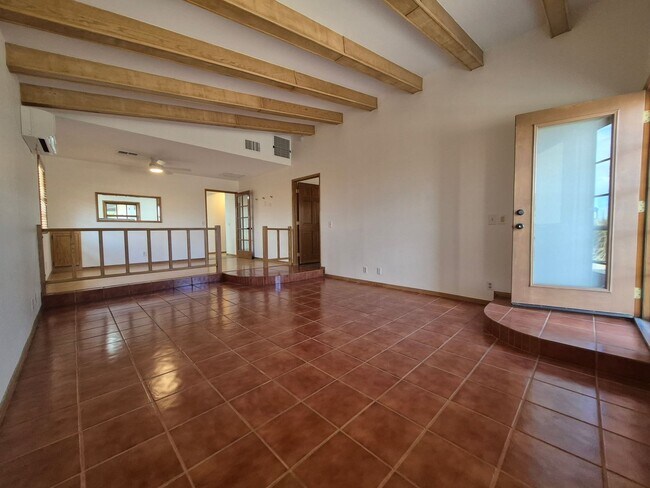 Building Photo - Joshua Tree Home with Awesome Views!