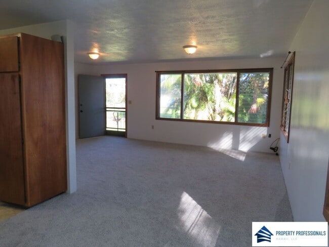 Building Photo - Well kept 3 bedroom in Hilo